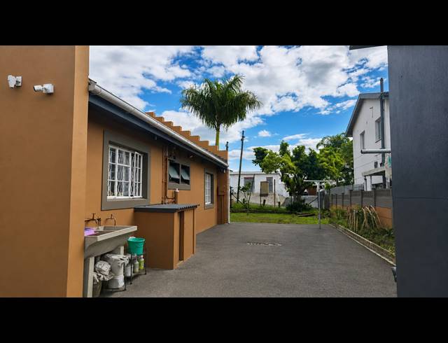 3 BEDROOM FREESTANDING FOR SALE IN TONGAAT CENTRAL
